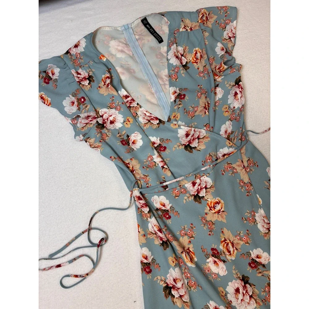 Design Lab Modern Wrap Dress Cottagecore Romantic Floral Flutter - M Blue
